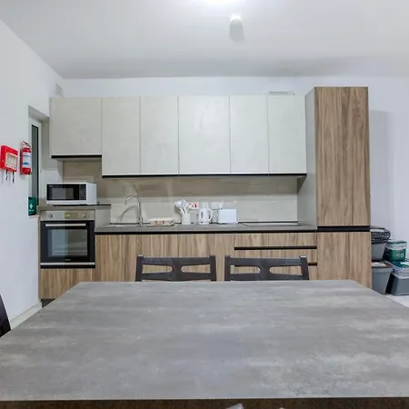 Cozy 3br Sliema Apt Near Promenade Fully Furnished By 360 Estates شقة