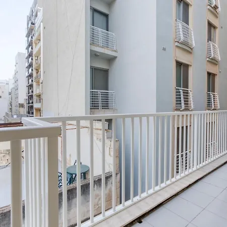 Cozy 3br Sliema Apt Near Promenade Fully Furnished By 360 Estates خليج سانت بول